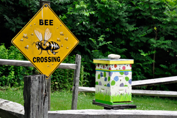 Bee Crossing sign